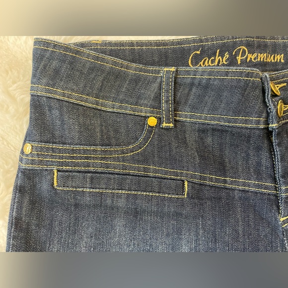 Cache Jeans. - Picture 5 of 11